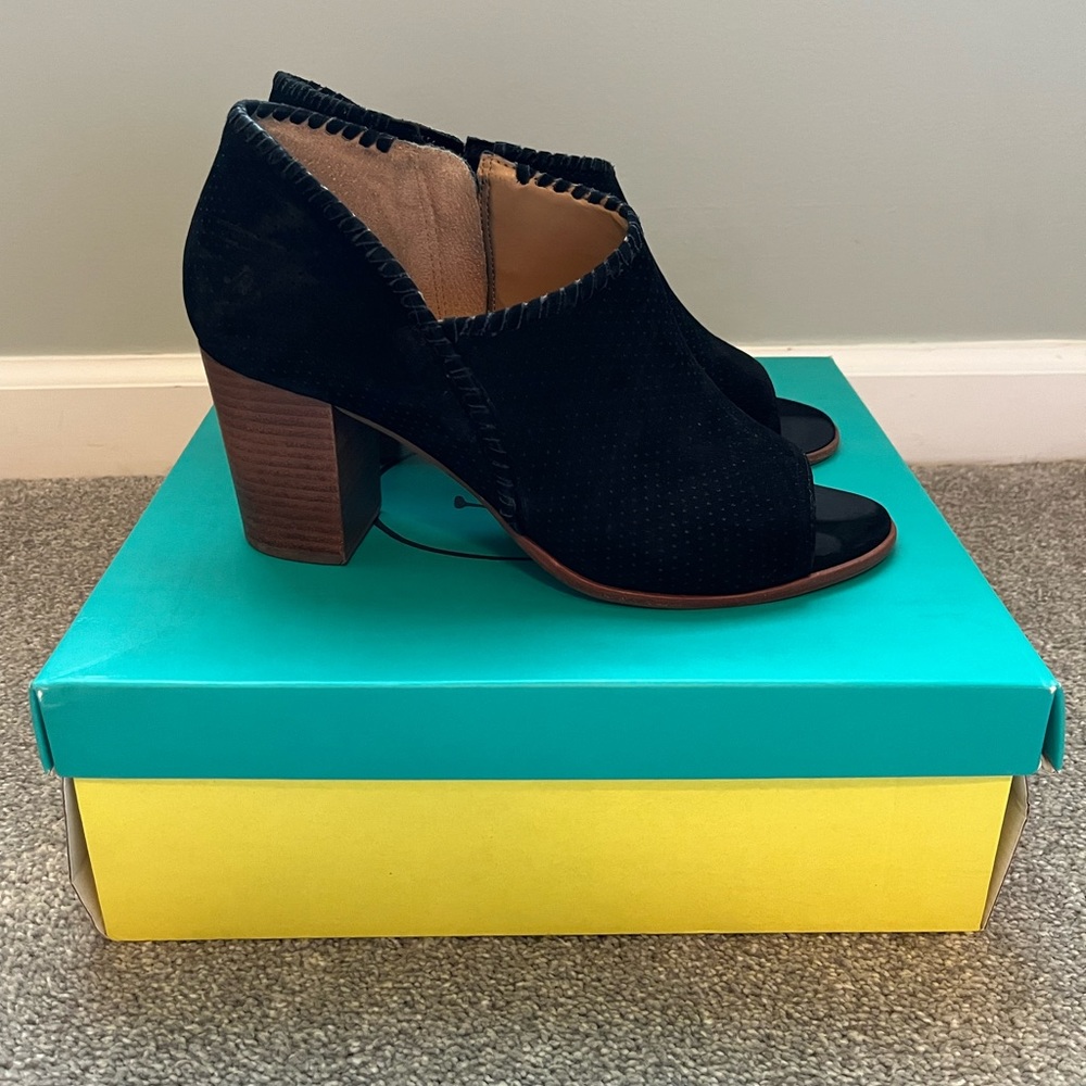 9.5 Jack Rogers Black Maya Boots